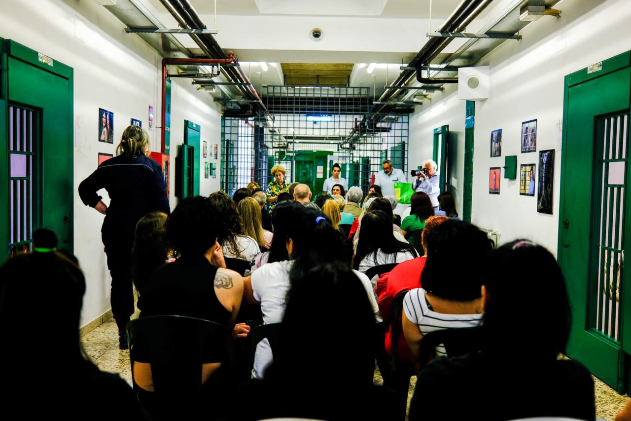 Carcere di Gazzi, consegnati alle detenute gli attestati dei corsi di trucco