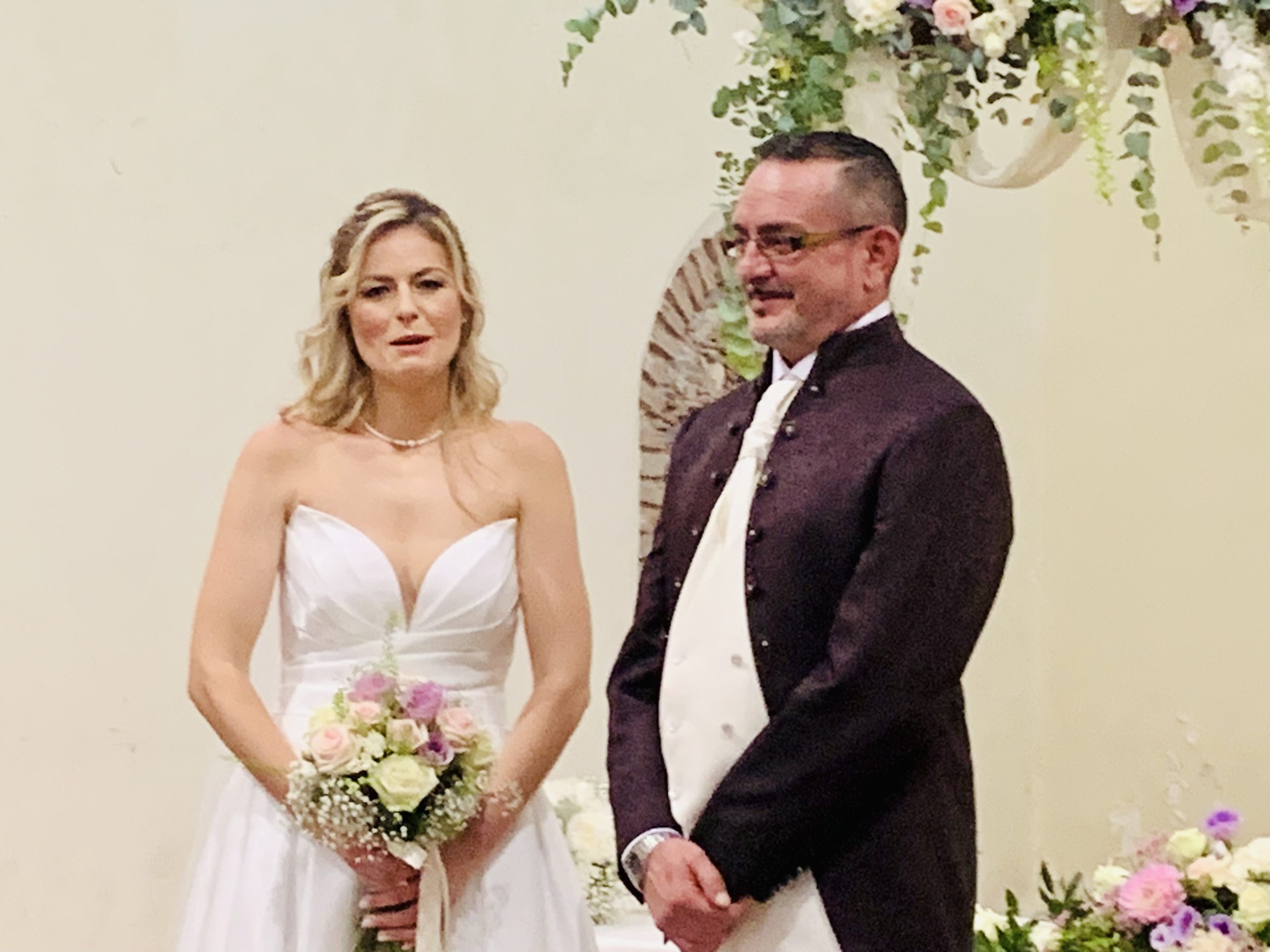 Fiori d’arancio: Salvatore e Mihaela coronano un lungo sogno d’amore