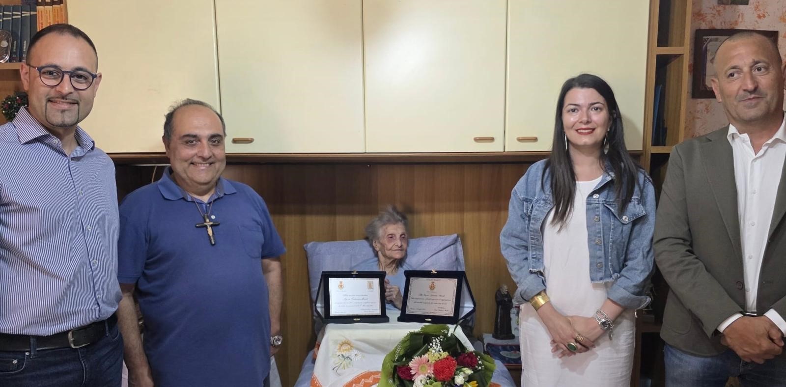Caterina Miceli spegne 100 candeline: festeggiata dagli amministratori