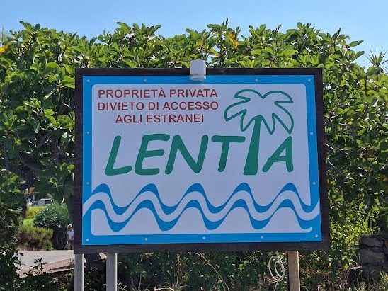Vulcano, villaggio Lentia: acqua a singhiozzo e l’amministratore presenta denunzia