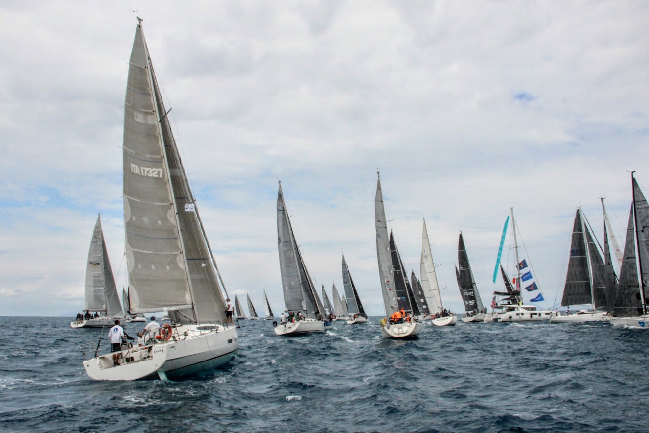 Gran successo della Round Aeolian Race: record di “QQ7”
