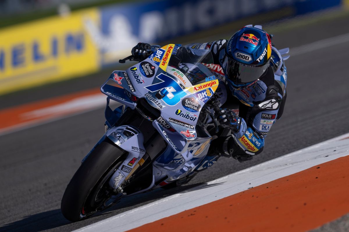 Alex Marquez vince la sprint a Valencia, sul podio Di Giannantonio