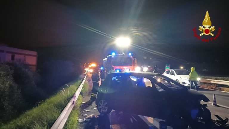 A-18, schianto mortale: vittima una donna, grave il compagno