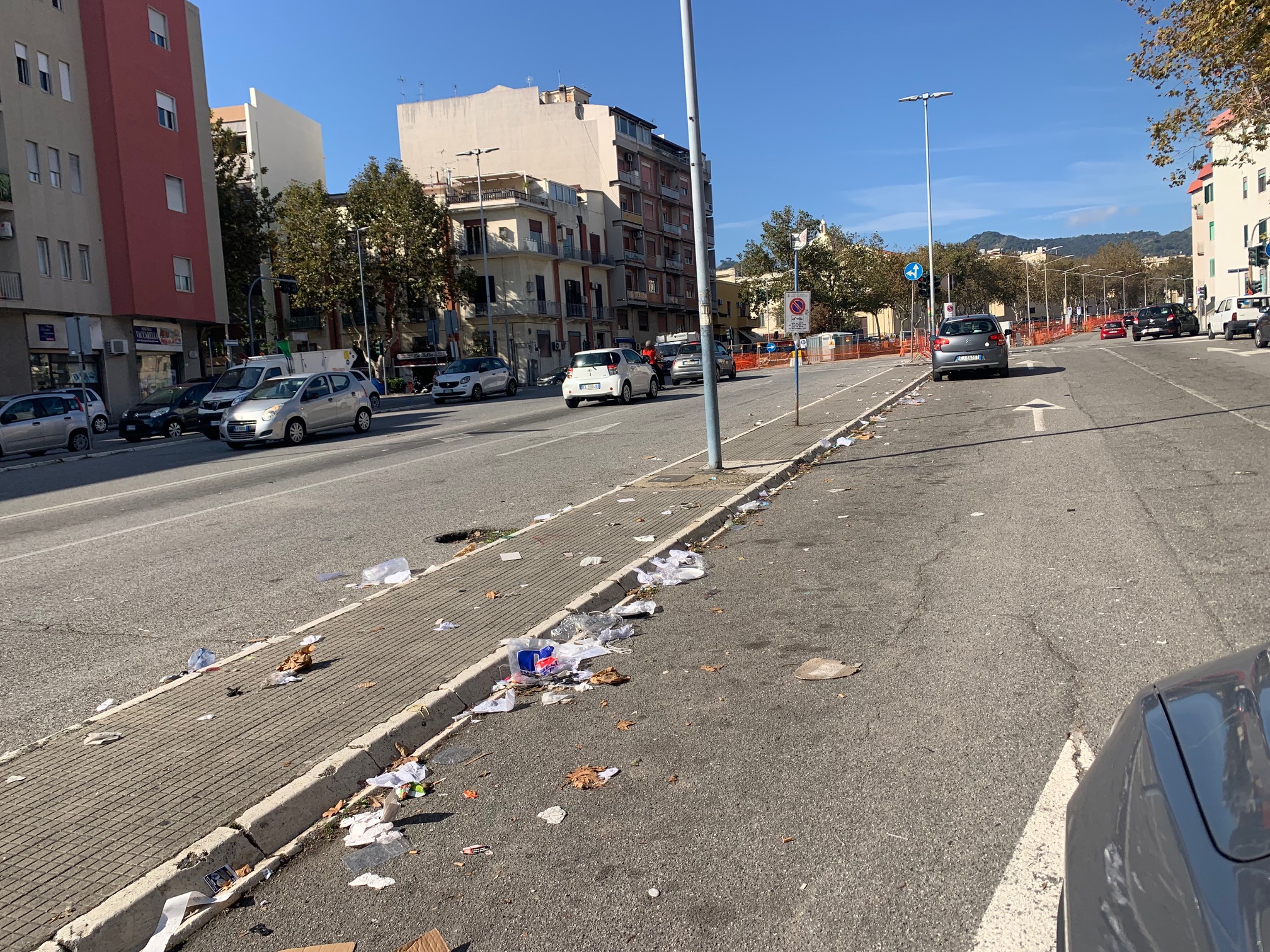 Viale Giostra, sporcizia post-mercato