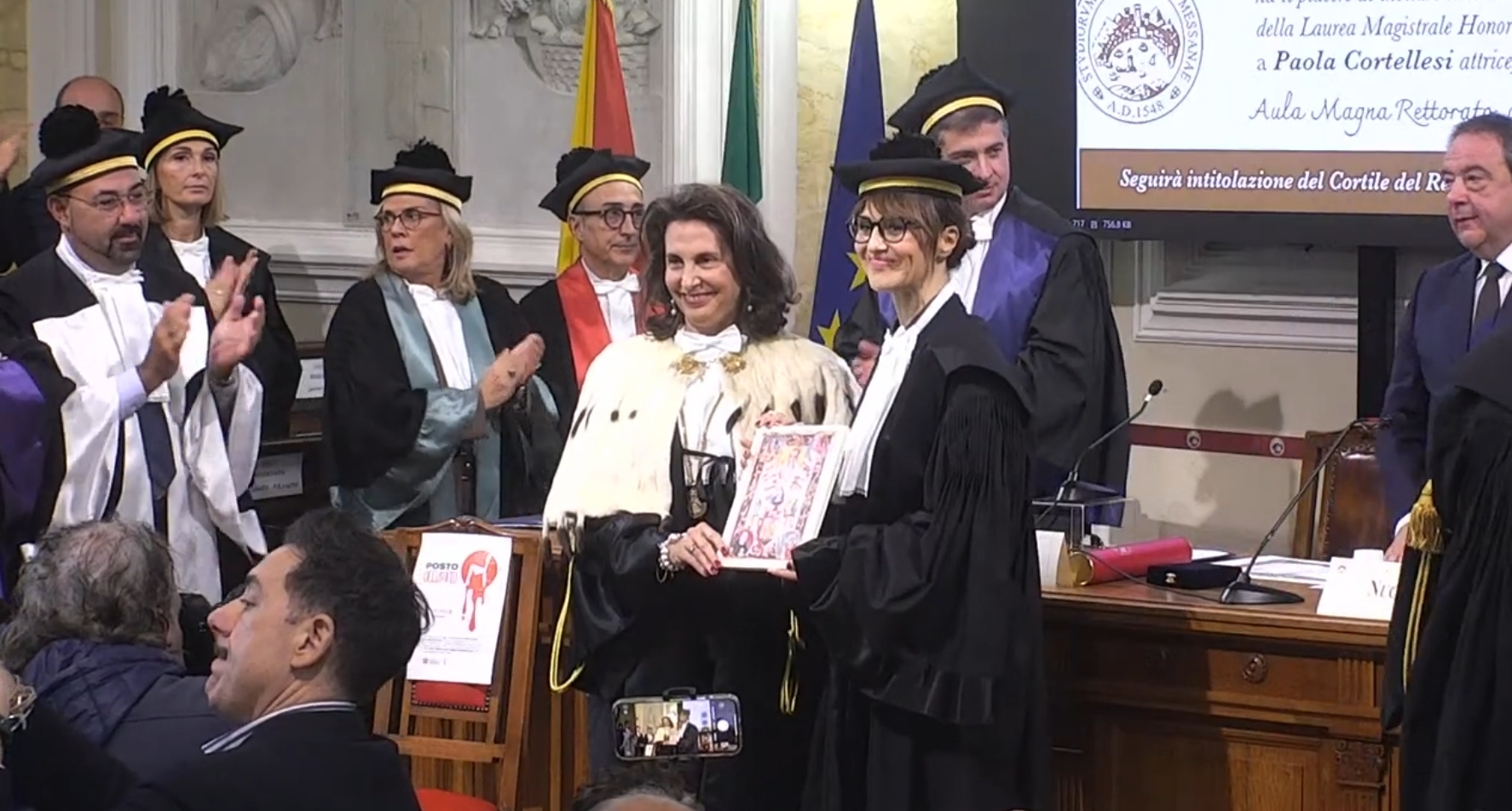 Unime conferisce laurea honoris causa a Paola Cortellesi e intitola il cortile del Rettorato a Sara e Lorena