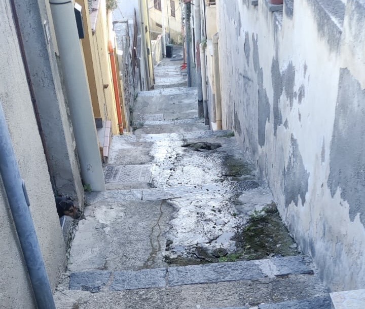 Fondo Galletta, due anni di perdite d’acqua: residenti infuriati