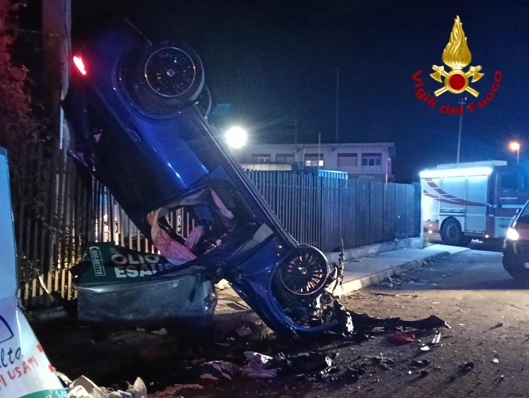 Incidente all’alba: 4 feriti, una ragazza è grave