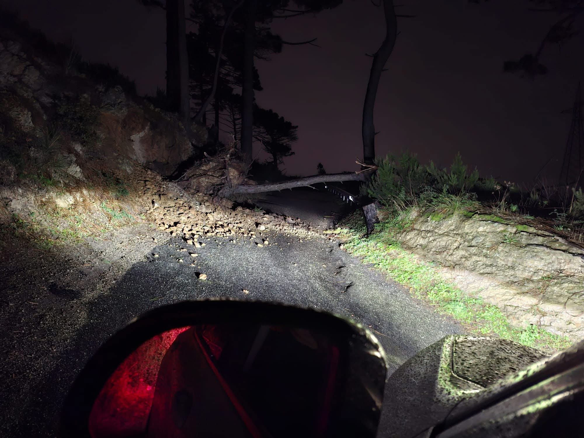 Maltempo, bloccata la strada Campo Italia-Masse