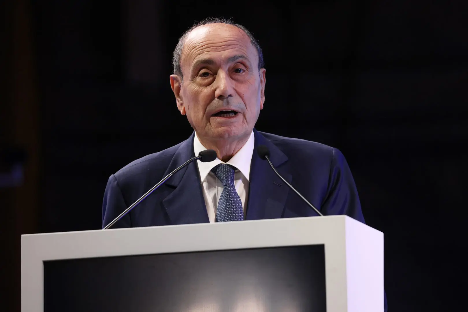 Schifani “Governare la Sicilia non è facile, lavoriamo per cambiare sistema”. E sulle modifiche del regolamento dell’Ars: “In questo mese la bozza”