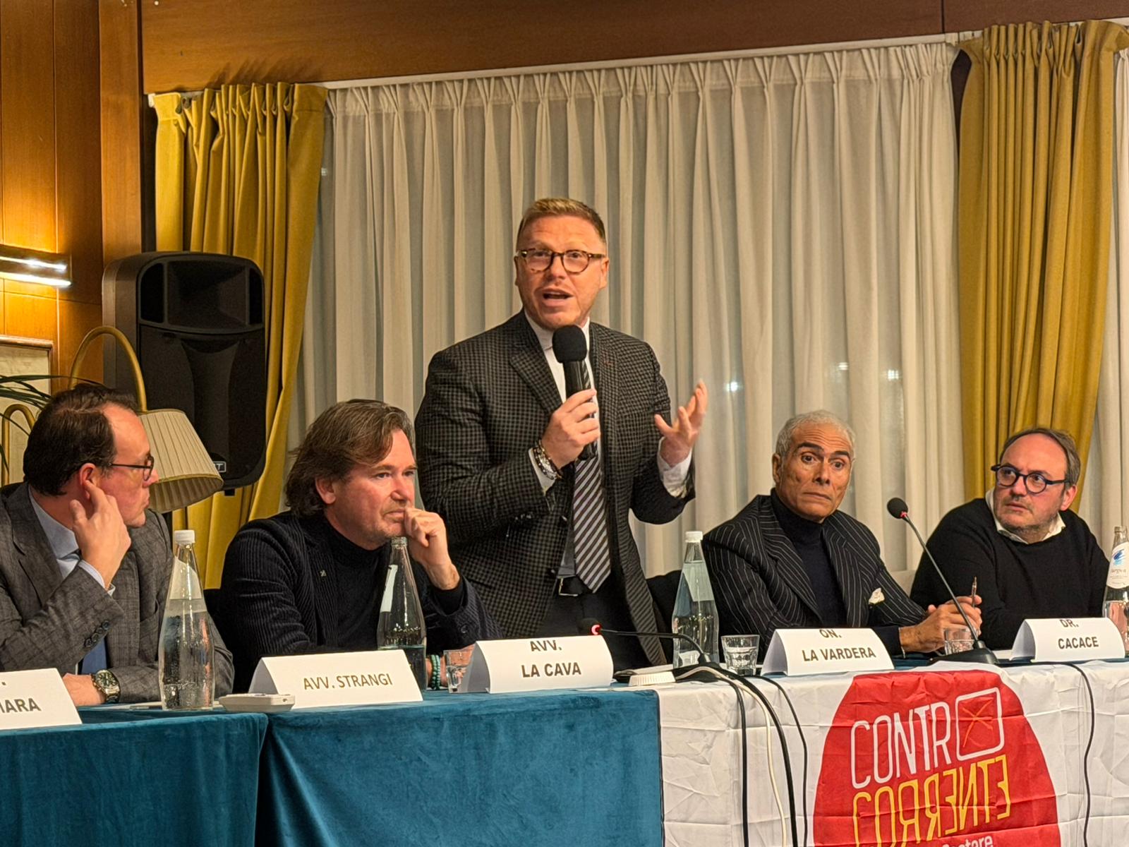 Fratelli Contro… corrente, La Vardera spacca famiglie e pesca in casa De Luca