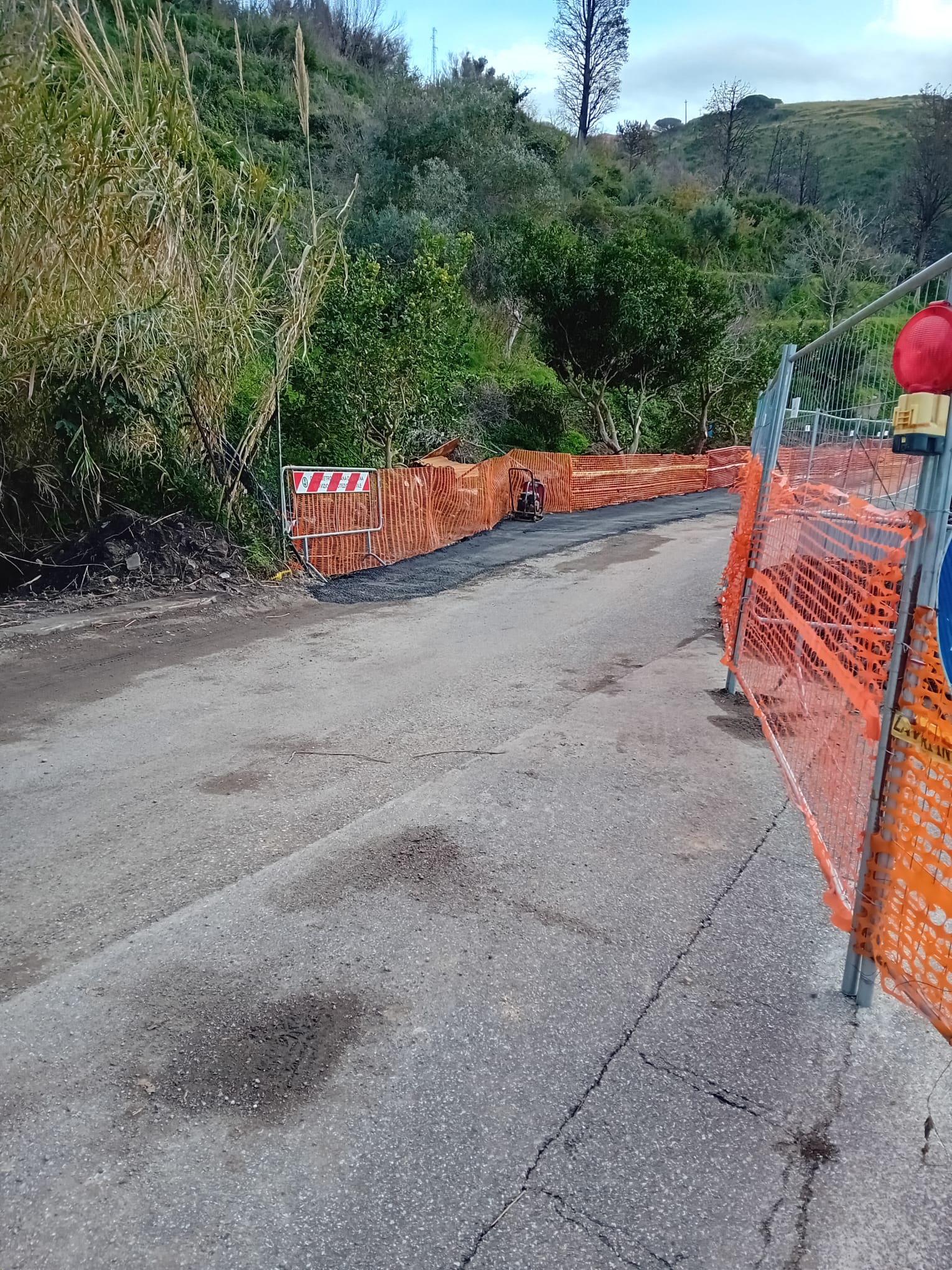 Sp 45 Masse, iniziati lavori consolidamento costone