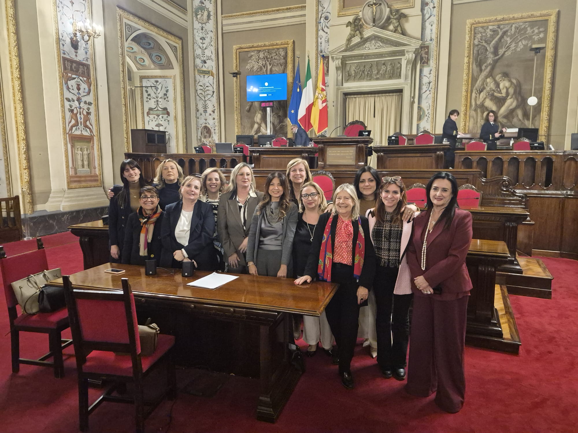 Parità di genere, aumentano le donne nelle giunte comunali