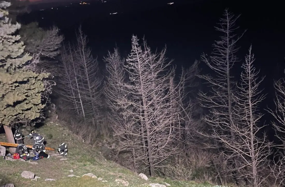 Donna cade in un dirupo nel Ragusano, tratta in salvo dai Vigili del Fuoco