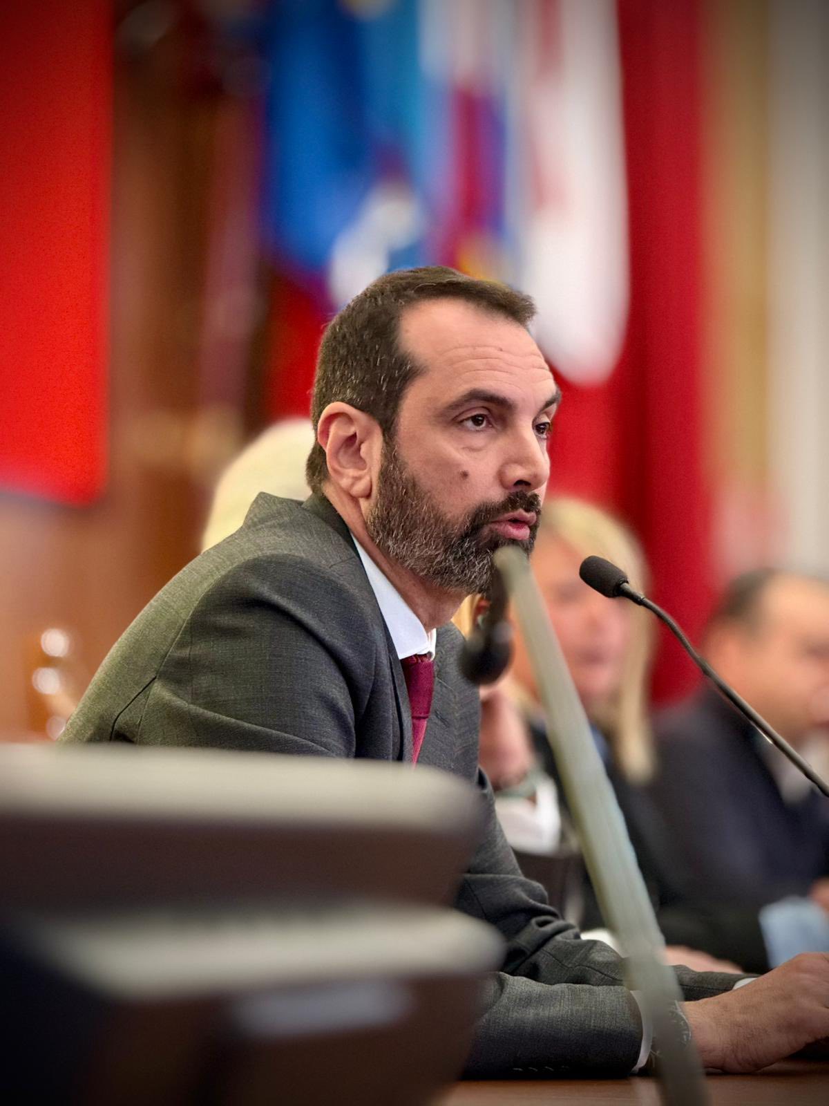 Verbale annullato: Basile cincischia, ma la questione si fa seria