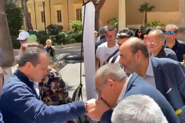 Padri, padrini e padroni (politici)