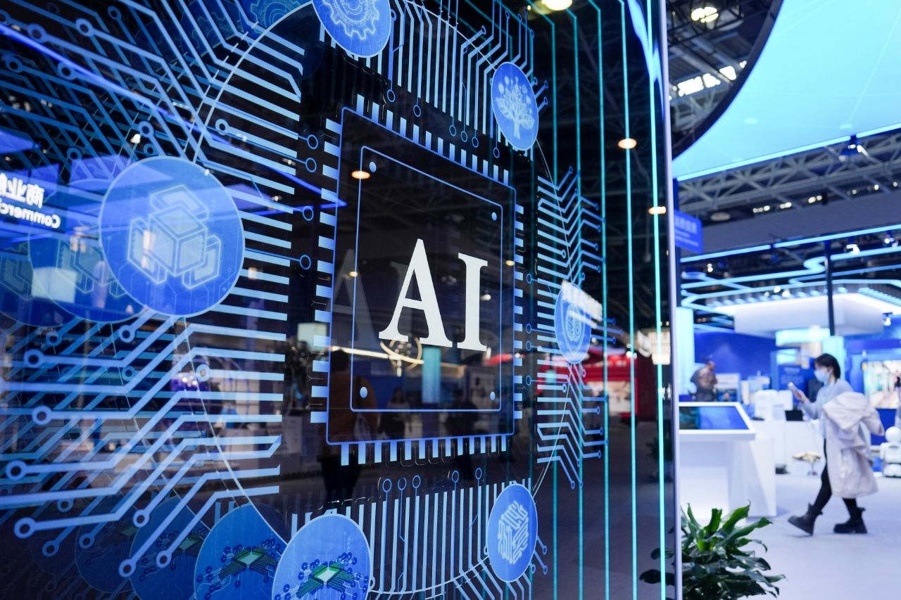 Rapporto Stanford, Cina in testa per pubblicazioni e brevetti sull’IA