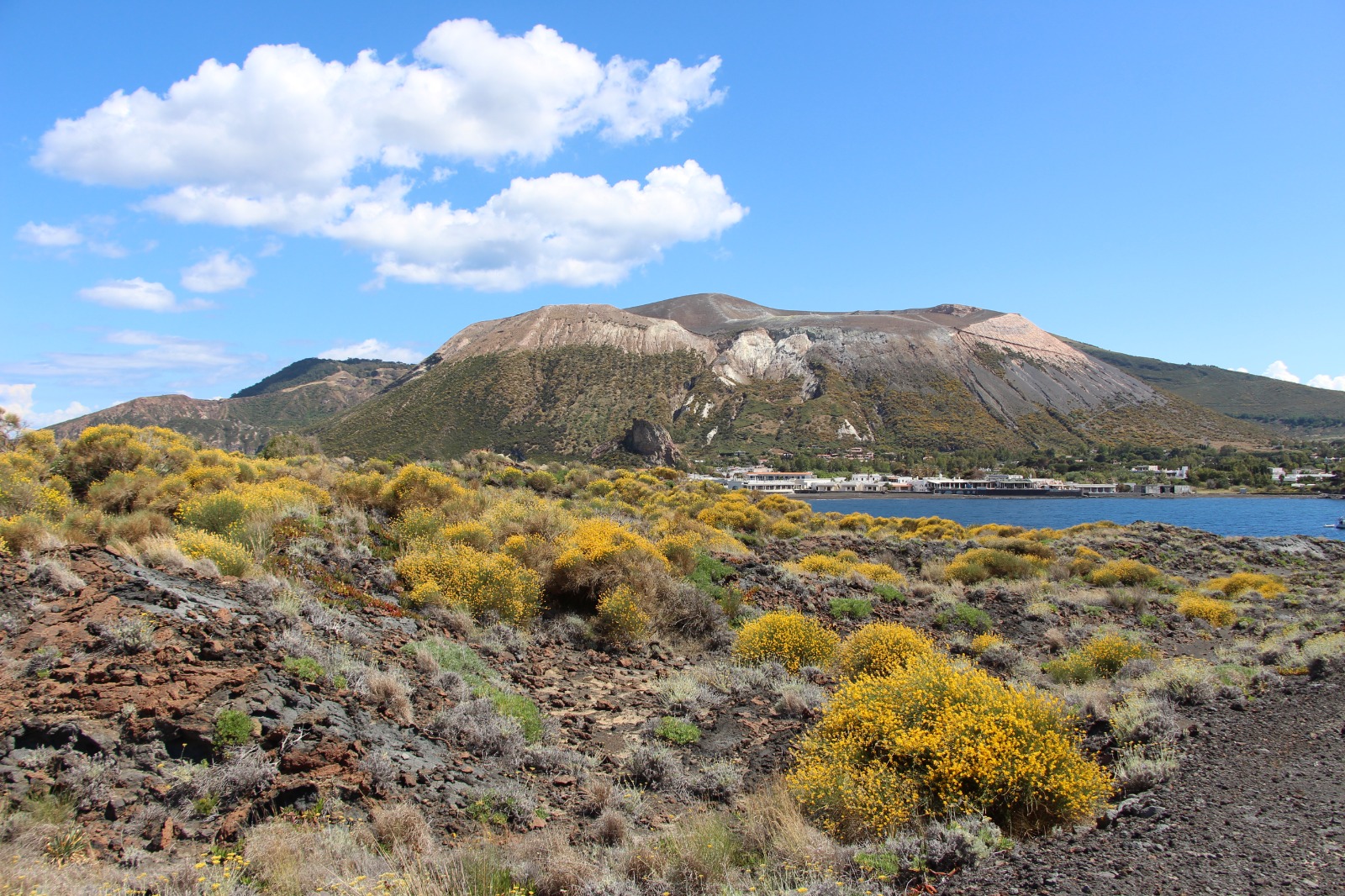 Il Tar respinge ricorso: la villa a Vulcano va demolita