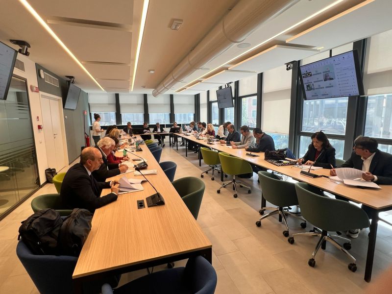 Scuola, firmato contratto per 8 mila presidi e dirigenti Istruzione e Ricerca