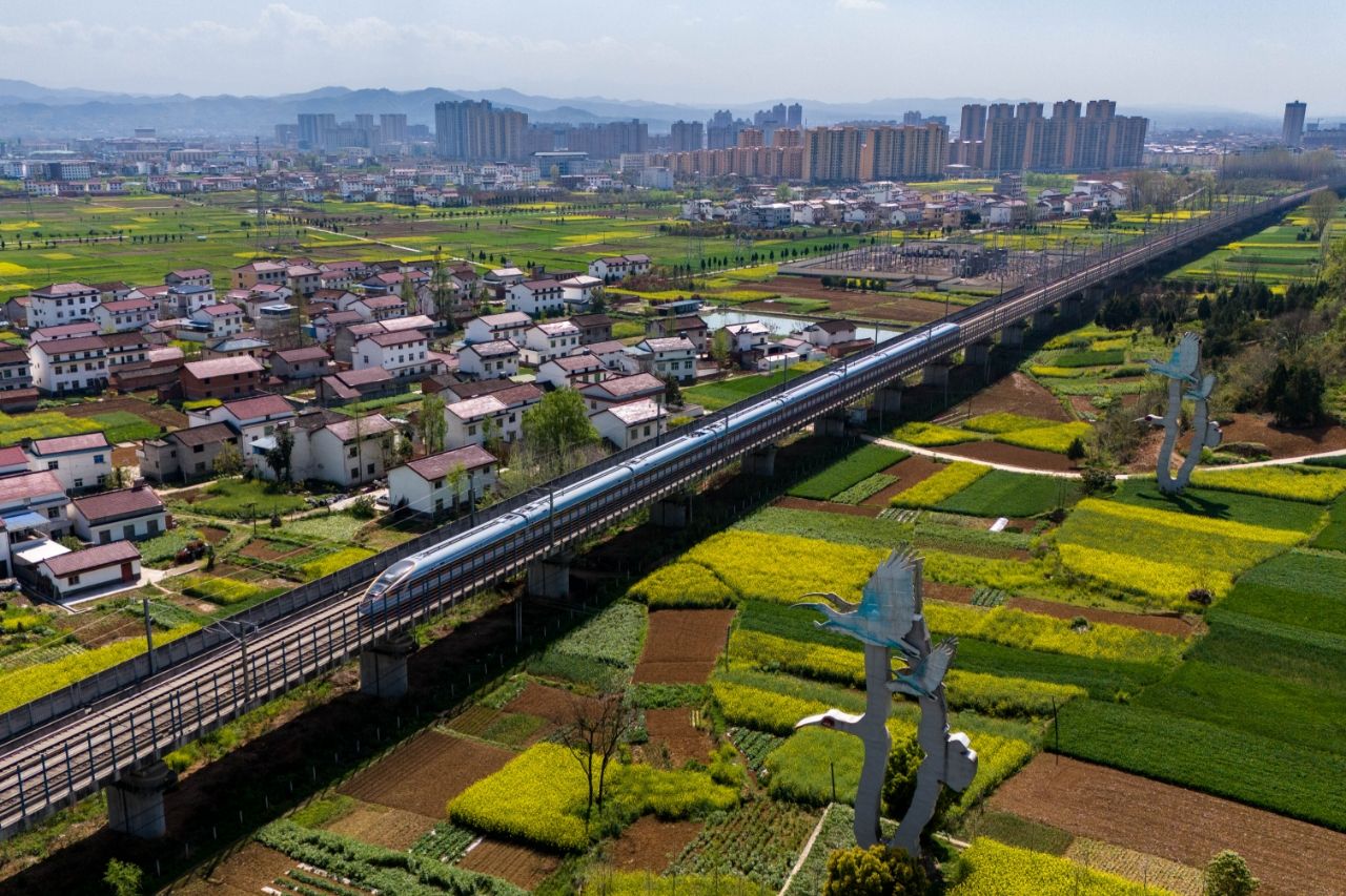 Cina, investimenti nel settore ferroviario in aumento del 3,2% nei primi 4 mesi