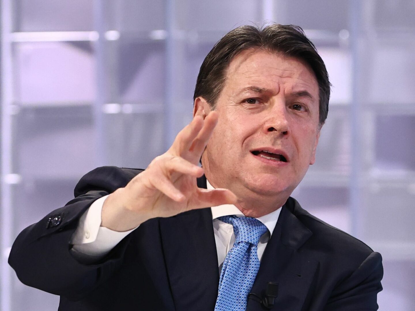 Conte “Dal governo decreti ridicoli su sicurezza, mancano 25 mila agenti”