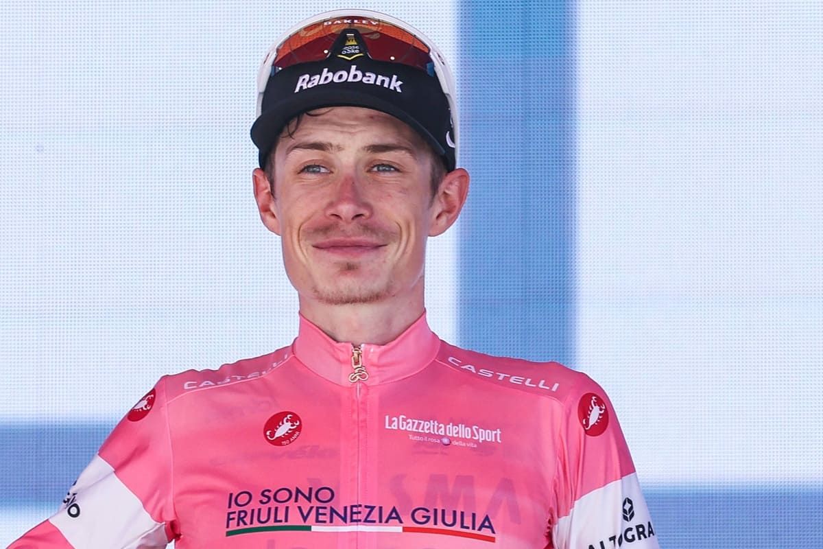Vingegaard cala il poker, vince la 16^ tappa e consolida la maglia rosa