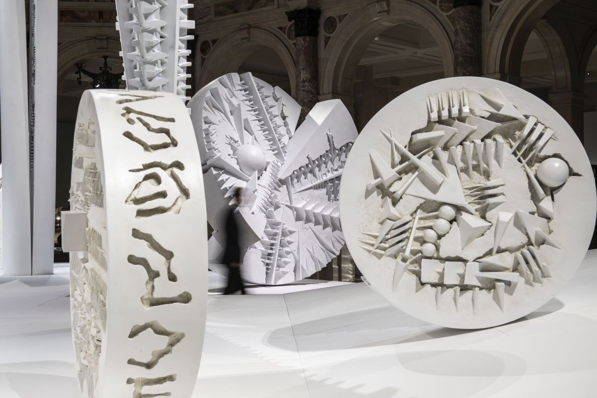 Intesa Sanpaolo, alle Gallerie d’Italia le grandi opere di Arnaldo Pomodoro