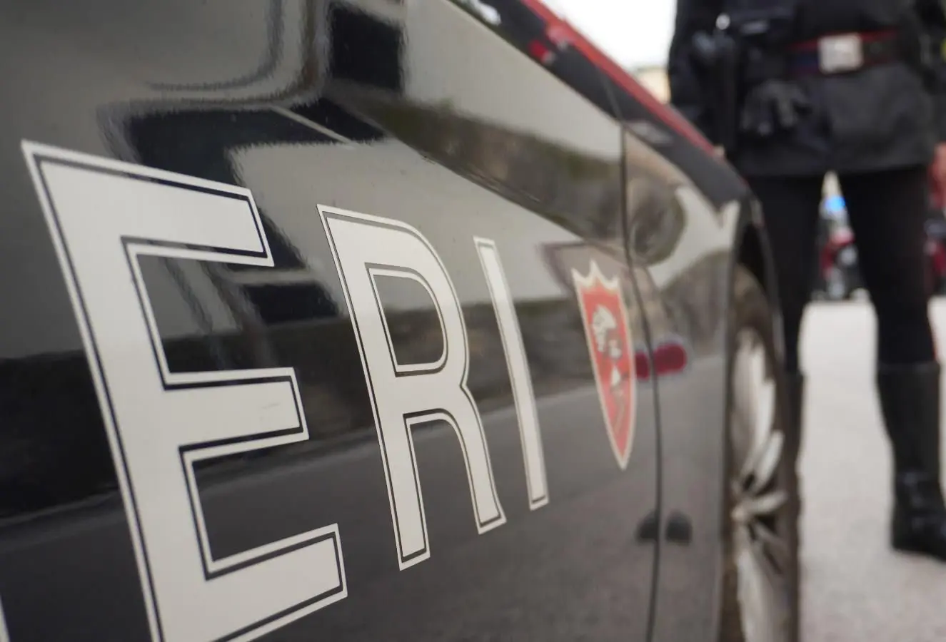 Tentato femminicidio nel Catanese, donna picchiata nella notte dal compagno a Misterbianco: è in gravissime condizioni