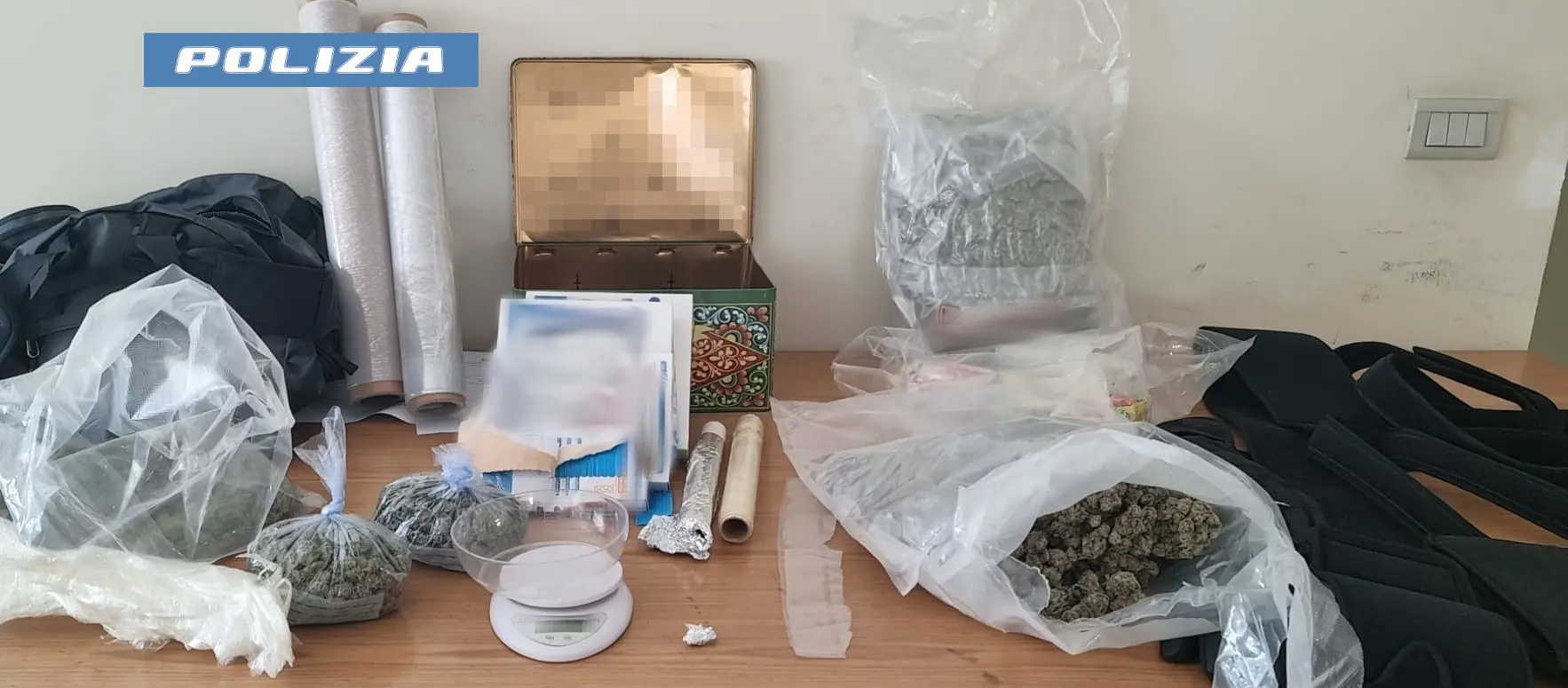 Nascondeva in casa 2,5 chili di marijuana, arrestato un 33enne a Catania