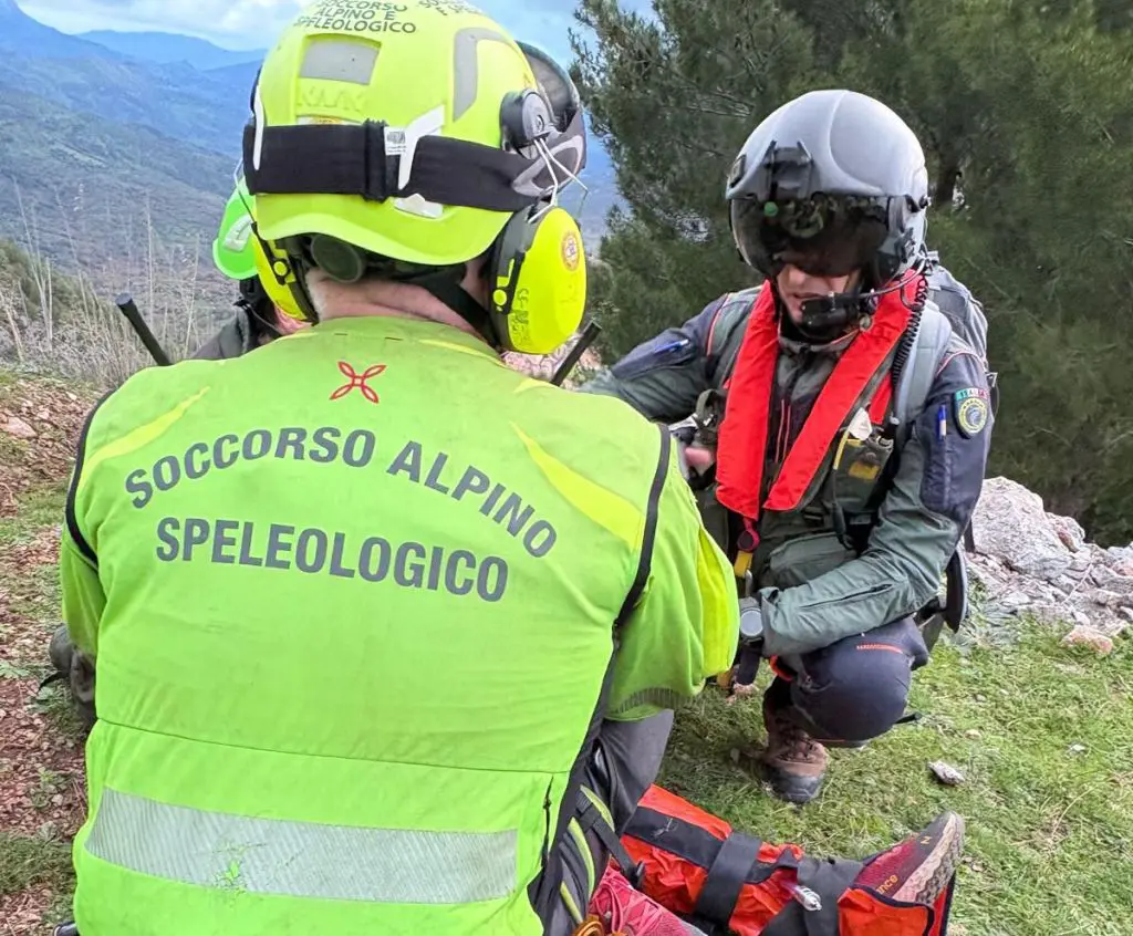 Salvato lo speleologo bloccato a 120 metri profondità nel cuneese