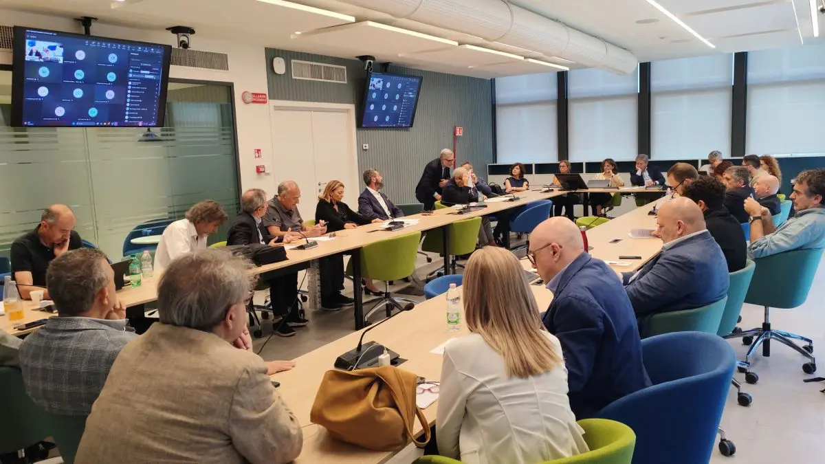 Accordo per il rinnovo del contratto dei ministeri, aumenti medi mensili 160 euro