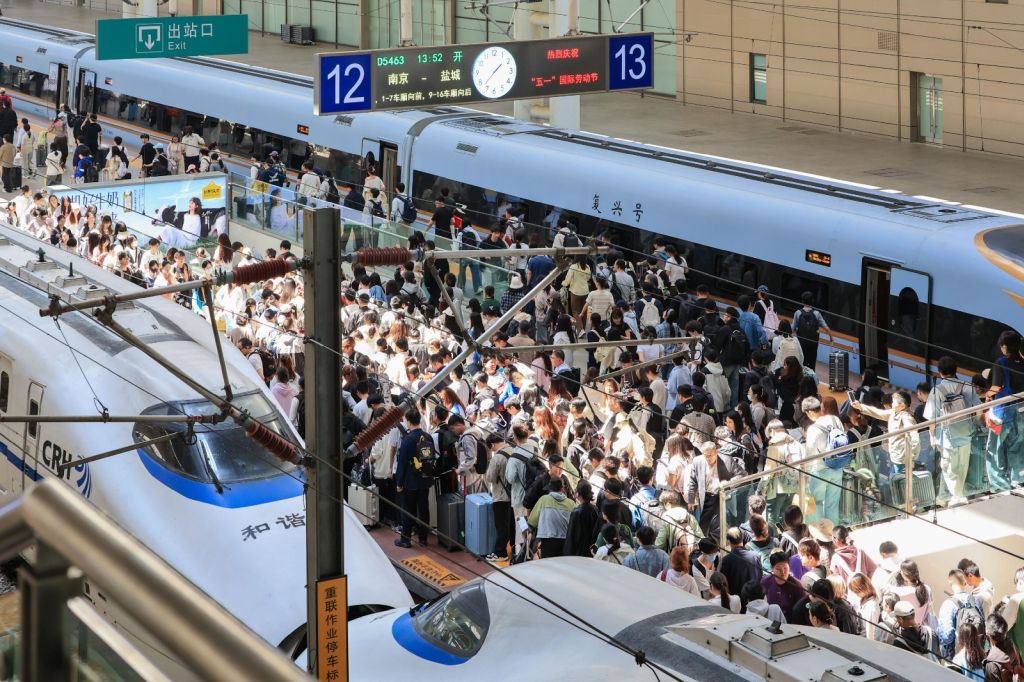 Cina, record di viaggi ferroviari nei primi cinque mesi del 2026