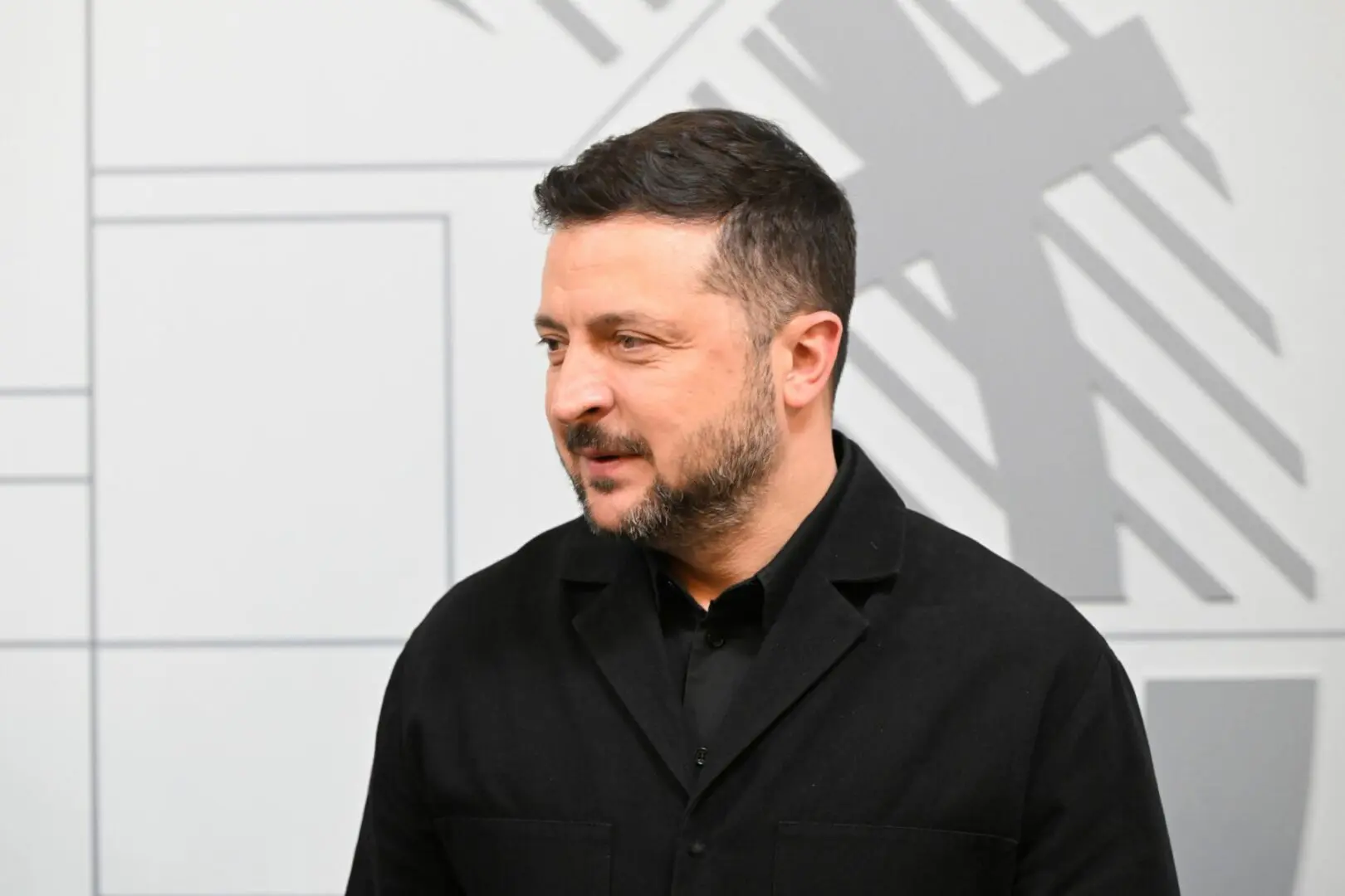 Zelensky “Sentito Trump per auguri, abbiamo discusso di pace”. Anche Putin chiama il tycoon