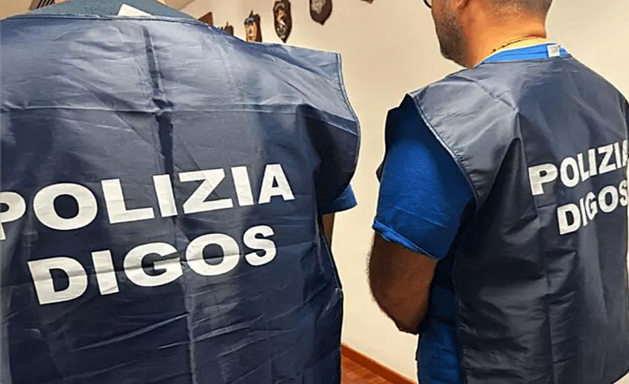 Materiale jihadista e manuali per fabbricare armi, arrestato 16enne