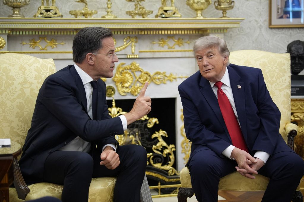 Nato, Rutte elogia Trump “Leader mondo libero”, ma presidente Usa attacca l’Italia