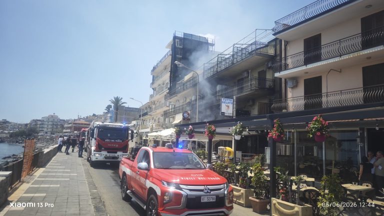 Panico sul Lungomare, esplosione e poi incendio