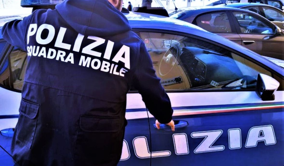 Via La Farina, trovato cadavere di una donna