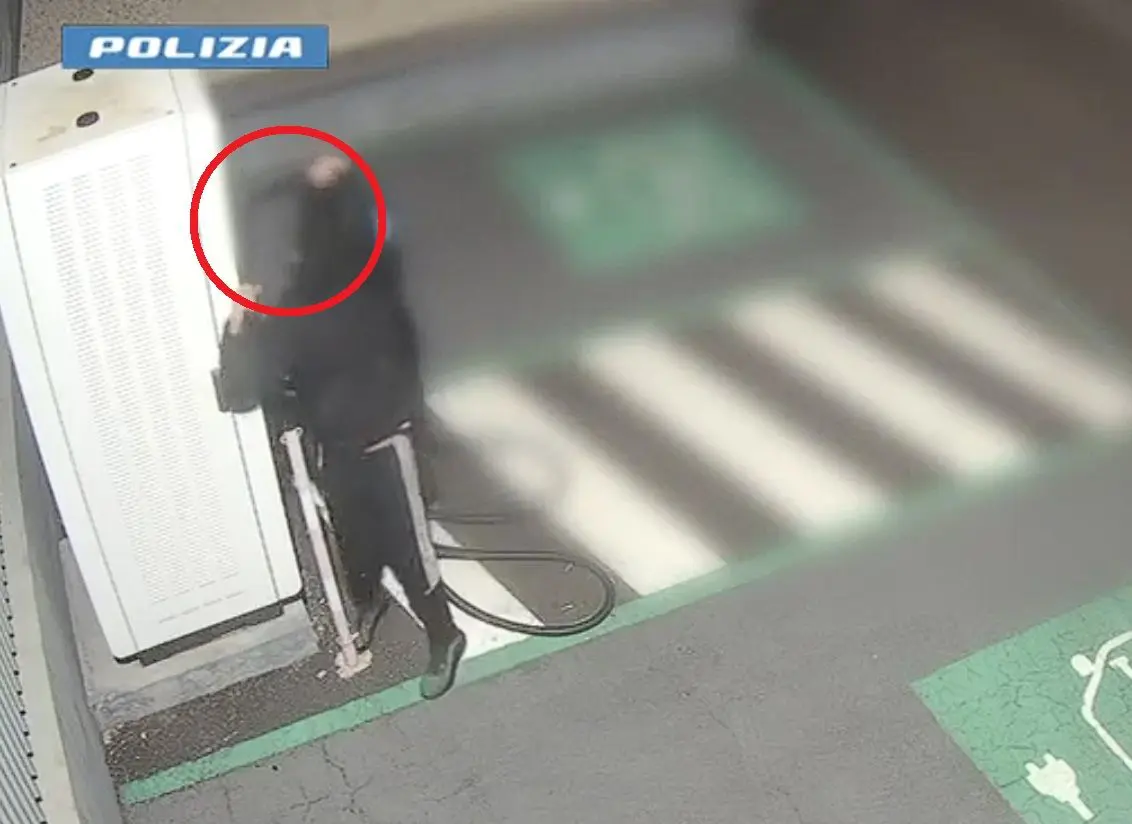 Tra Catania e Siracusa furti dalle colonnine elettriche, due arresti