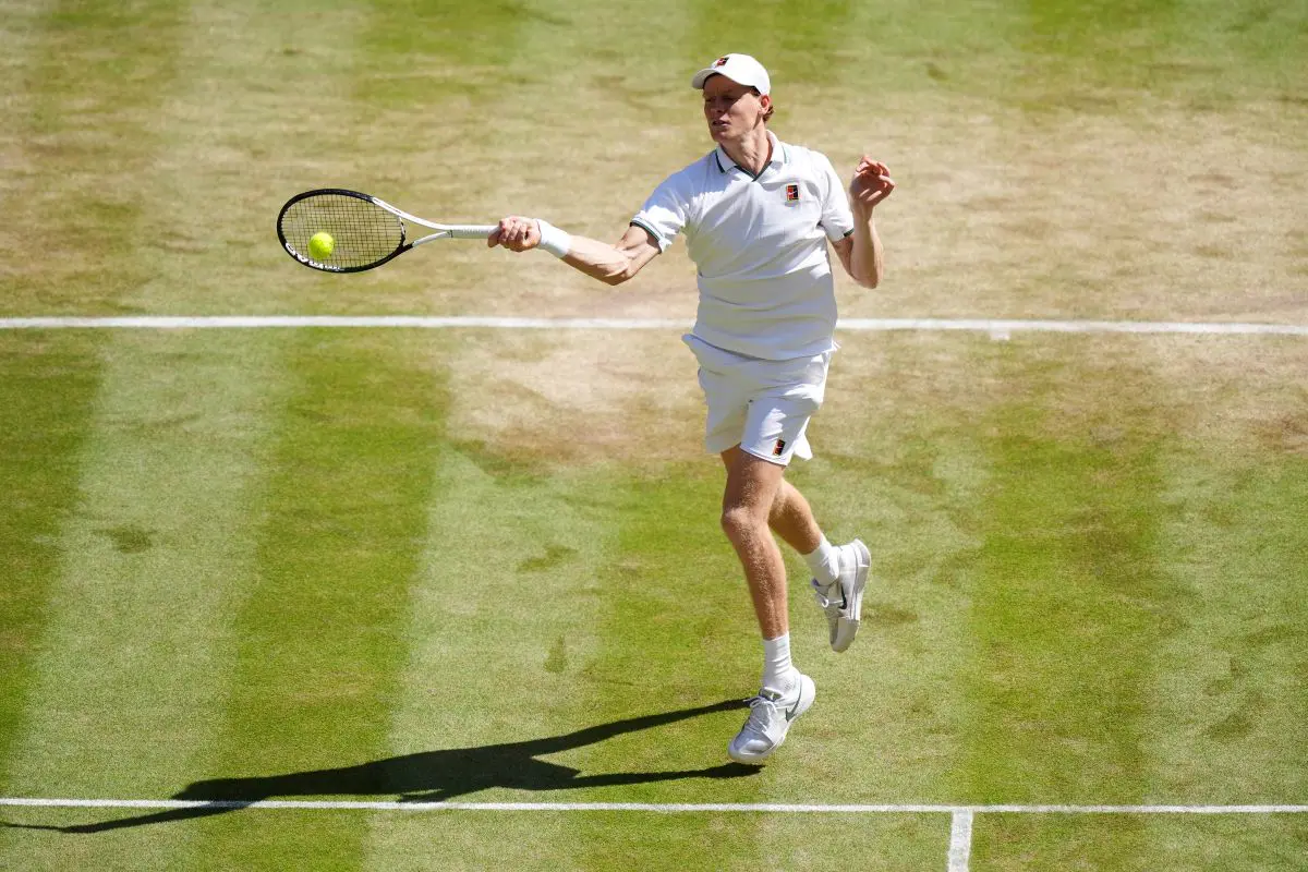 Sinner batte Struff e vola in semifinale a Wimbledon