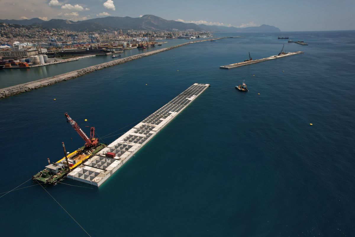 Posato il 26^ cassone della Diga Foranea di Genova
