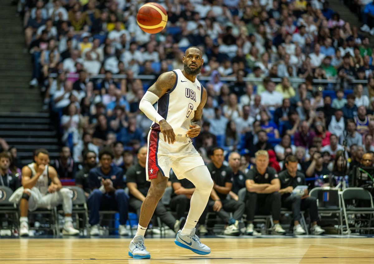 LeBron James giocherà nei Philadelphia 76ers