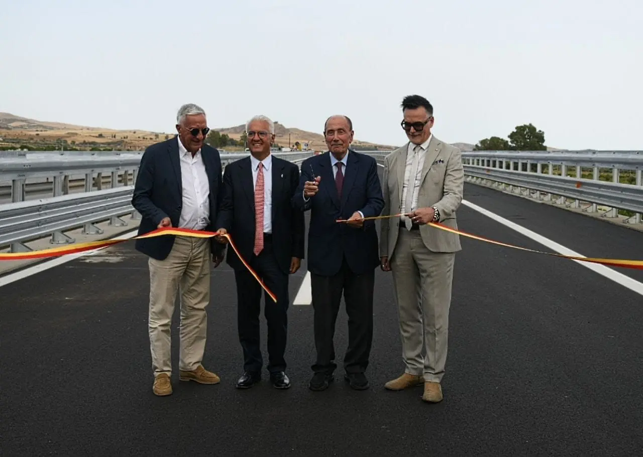 Aperti sull’A19 il nuovo viadotto Alfio e la galleria Tremonzelli verso Catania. Schifani “Manteniamo gli impegni”