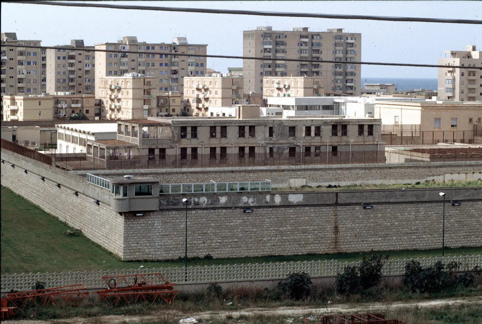 Detenuto evade a Trapani durante il trasferimento in ospedale