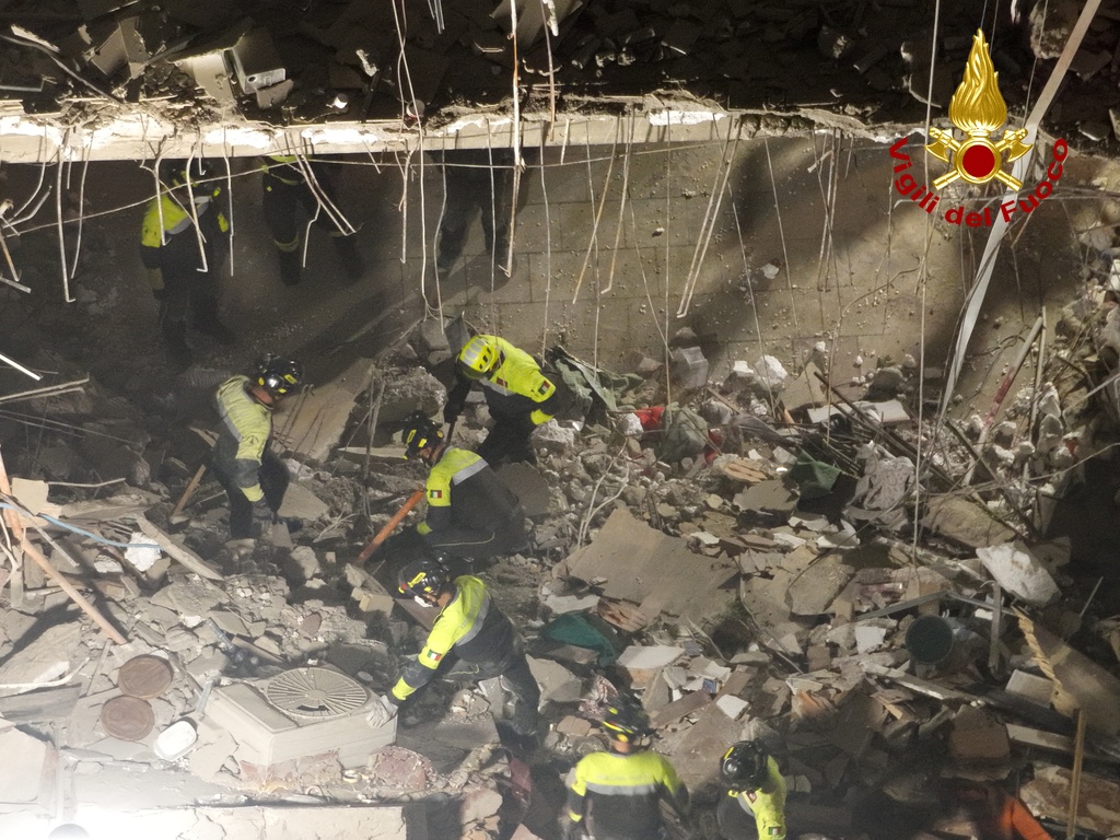 Estratto all’alba il cadavere di Rosa Leone: mancano 4 dispersi