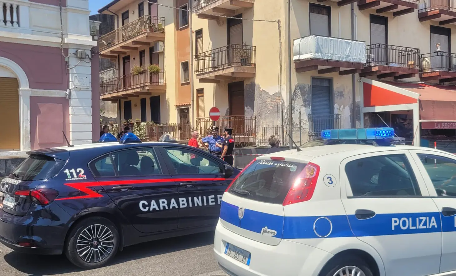 Insegue il fratello e lo uccide a colpi di mannaia nel Catanese, arrestato un 63enne