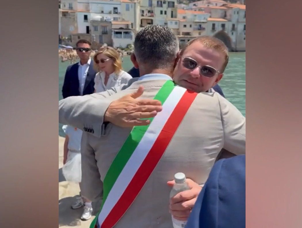 L’ambasciatore statunitense Fertitta visita Cefalù: “Legame profondo tra la Sicilia e gli Usa” / Video