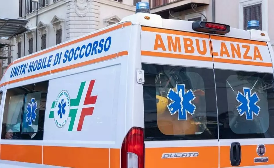 Scontro tra un camion e una moto a Palermo, morto 28enne