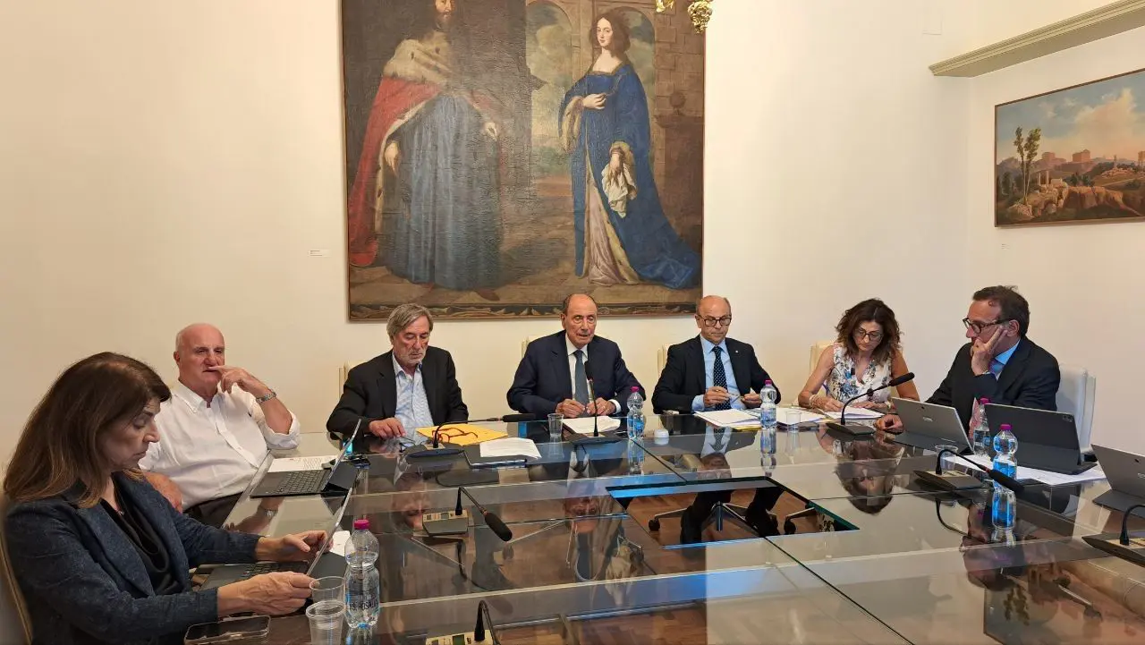 Isole Minori, la Regione Siciliana approva il piano finanziario per i collegamenti marittimi