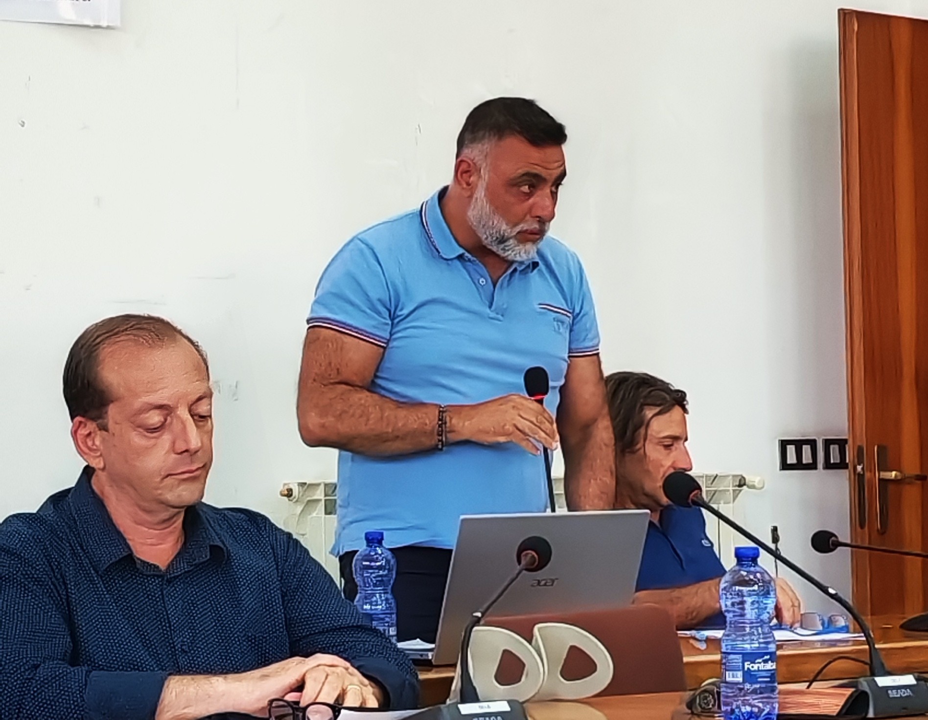 Villafranca: caldo a scuola, Odg del consigliere Saia