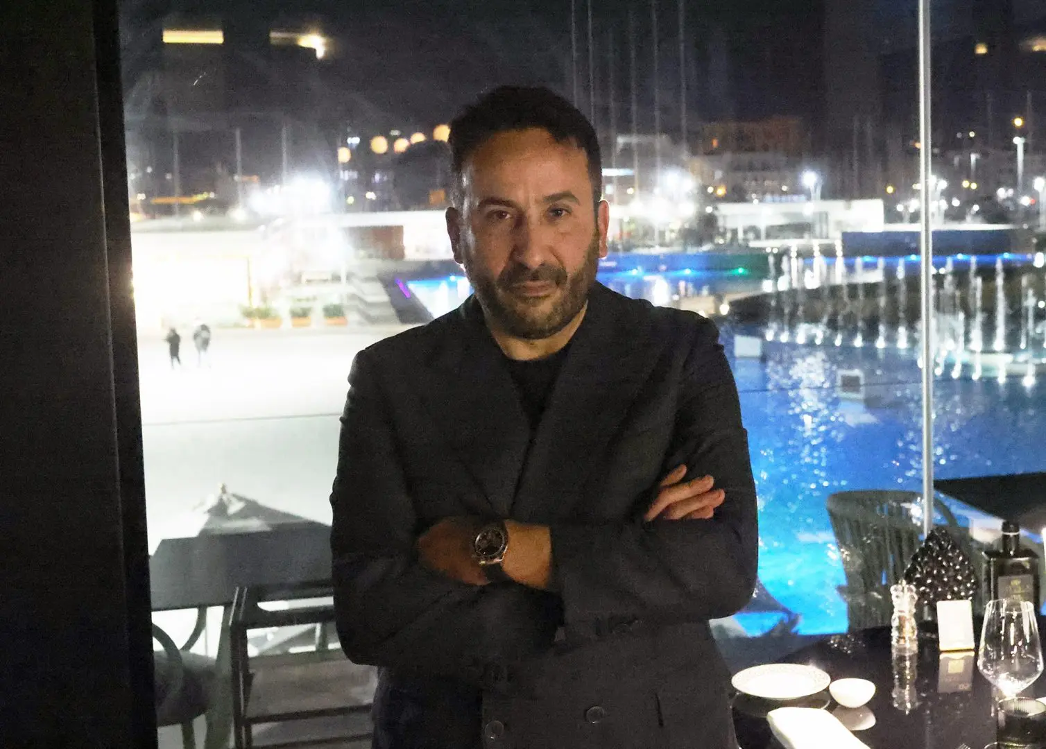 Natale Giunta denuncia “Colpito da un POS nel mio locale”. Lo chef “Non abbasso la guardia, certa gentaglia da me non entra” / Video