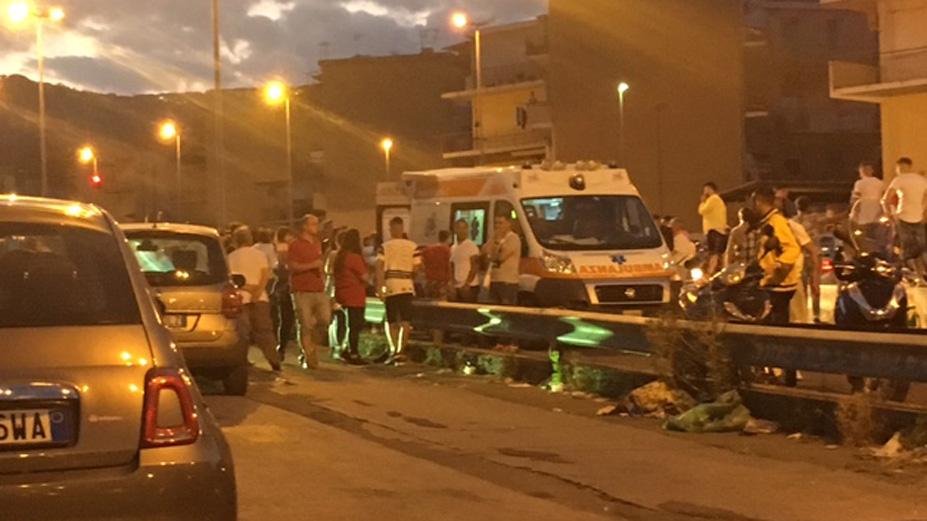 Viale Giostra: pedone centrato in pieno da automobile
